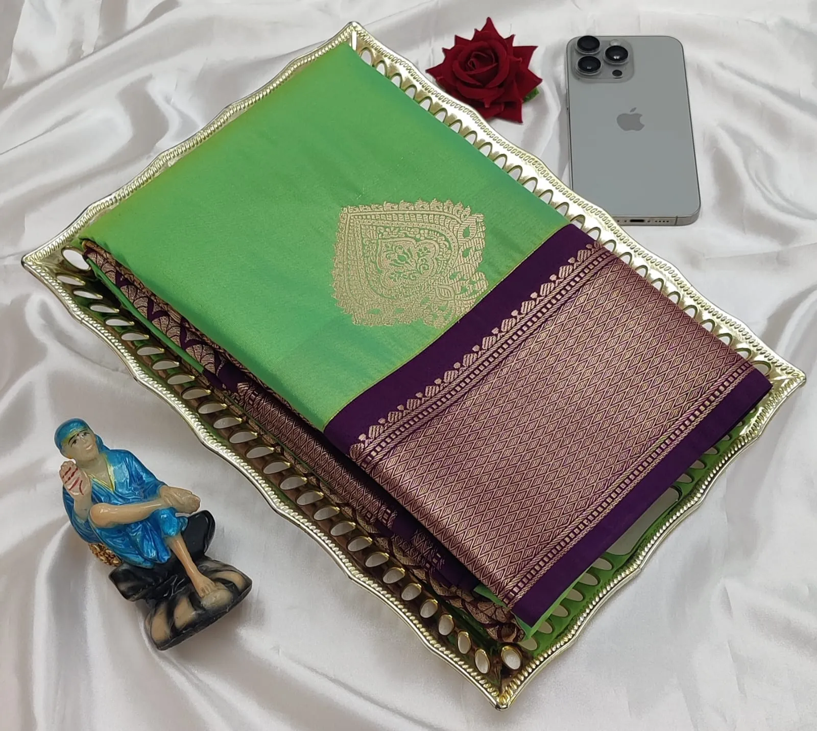 Medallion Butta Korvai Soft Silk Saree